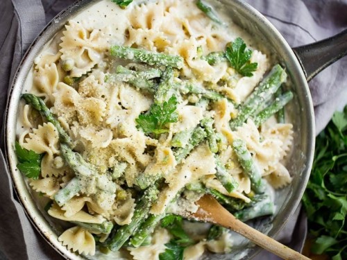 creamy asparagus pasta