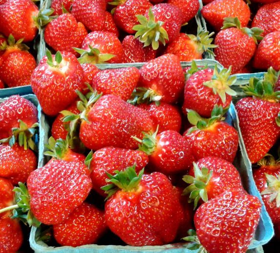 Strawberries Local quart (1.5lb)