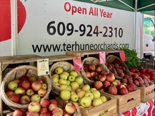 princeton market apples