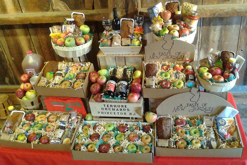 Gift Boxes and Gift Baskets Gift Boxes and Gift Baskets