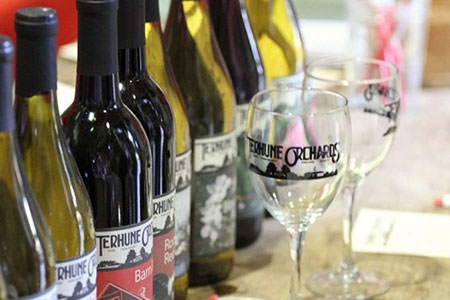 Wine Bottles with Glass Wine Bottles with Glass